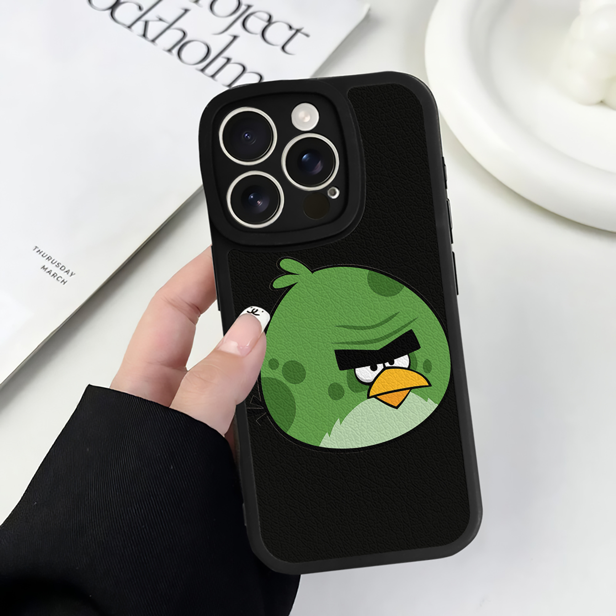 （画像用） Angry Birds アングリーバード 【iPhone 16シリーズ対応】シリコンスマホケース（レザー調） 材質：シリコン